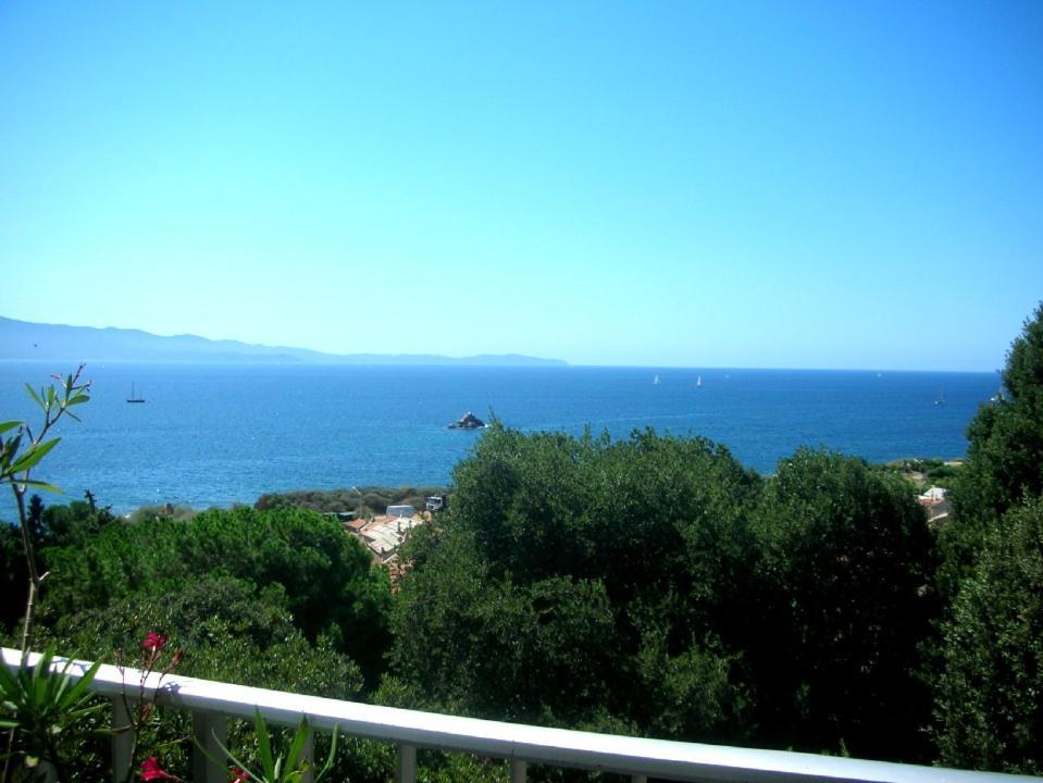 Appartement Climatise Vue Mer Route Des Sanguinaires アジャクシオ エクステリア 写真